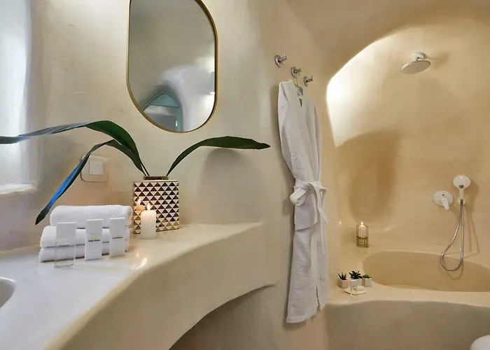 Gitsa Cliff Luxury Imerovigli (Santorini)