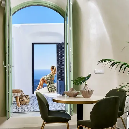 Gitsa Cliff Luxury Villa *