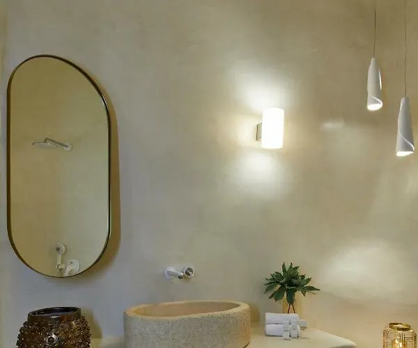 Gitsa Cliff Luxury Villa *