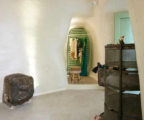 Gitsa Cliff Luxury * Imerovigli (Santorini)